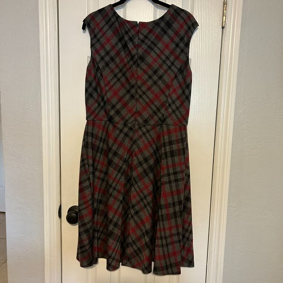 Sleeveless Gray and Red Plaid Dress - size 14P - Picture 5 of 7
